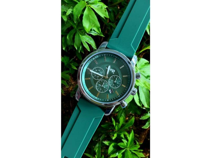 Jeep Watch with Green Silicone Strap – rugged outdoor timepiece for adventure lovers